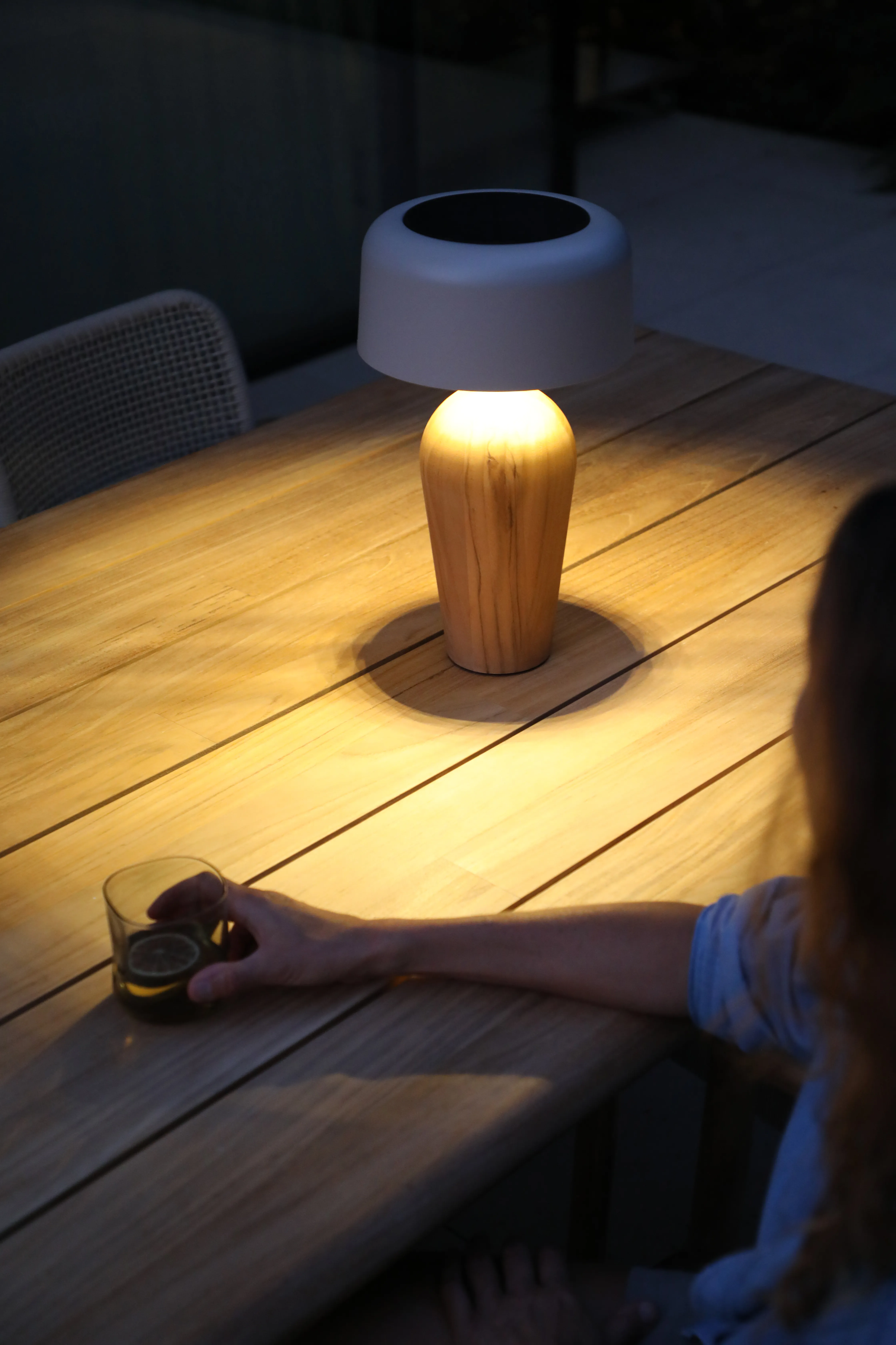 картинка Светильник коричневый, алюминий/тик Кируна №1