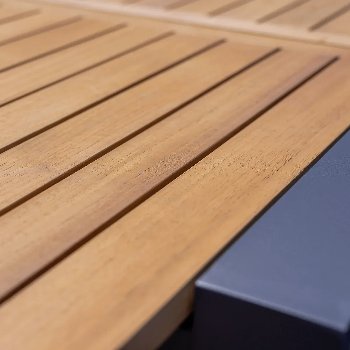 картинка Стол обеденный антрацит/натуральный, алюминий/тик Нора