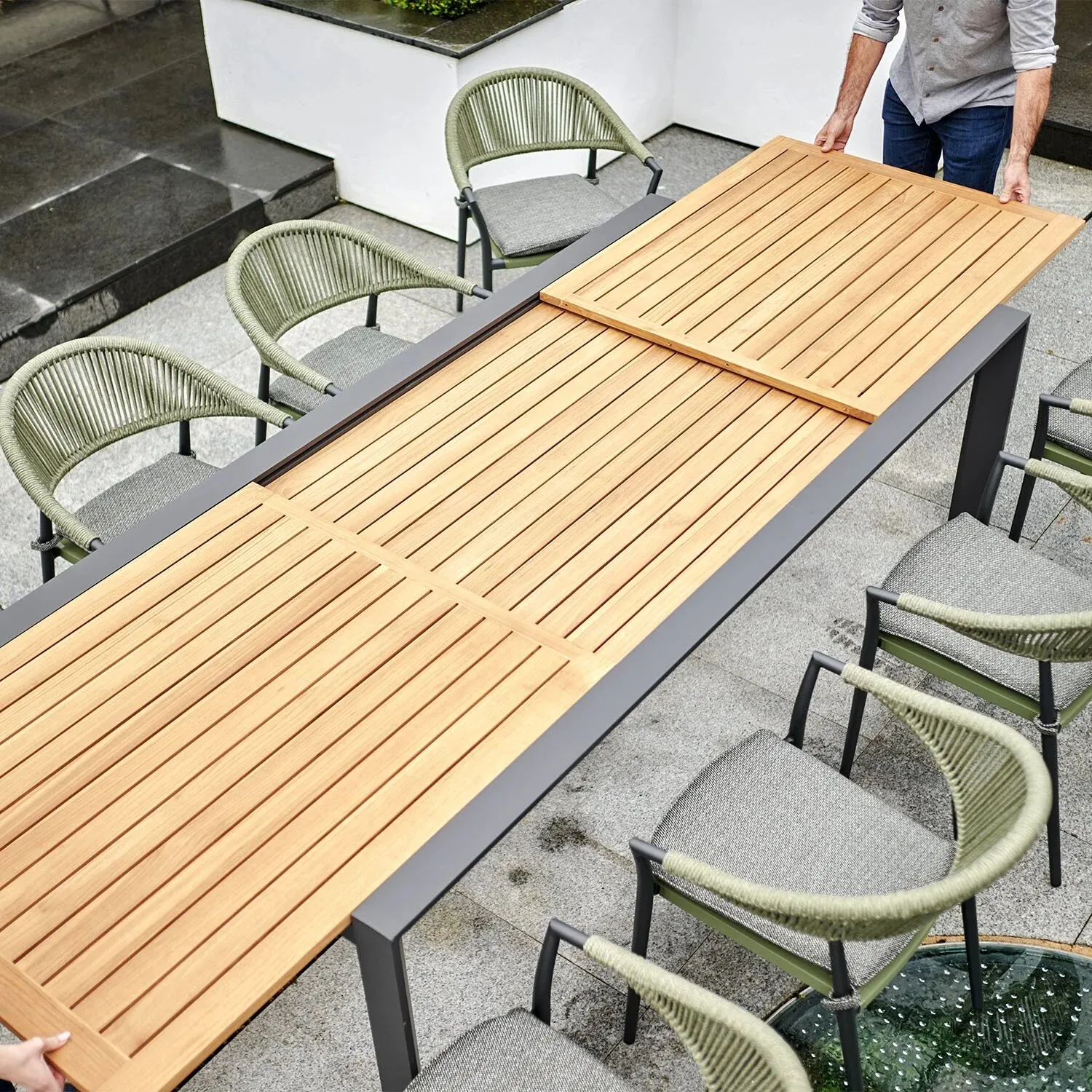 картинка Стол обеденный антрацит/натуральный, алюминий/тик Нора