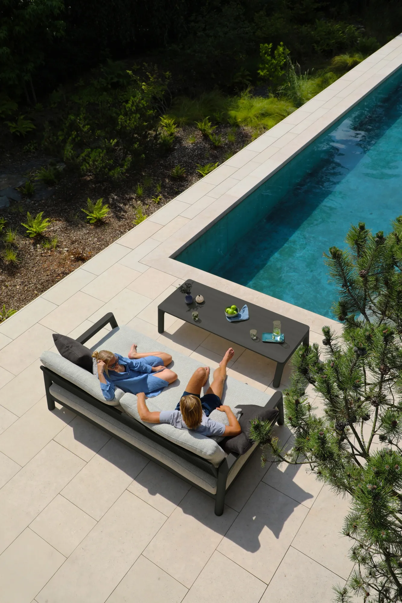 картинка Комплект лаунж мебели антрацит/серый, алюминий/стеклокерамика Коста №2