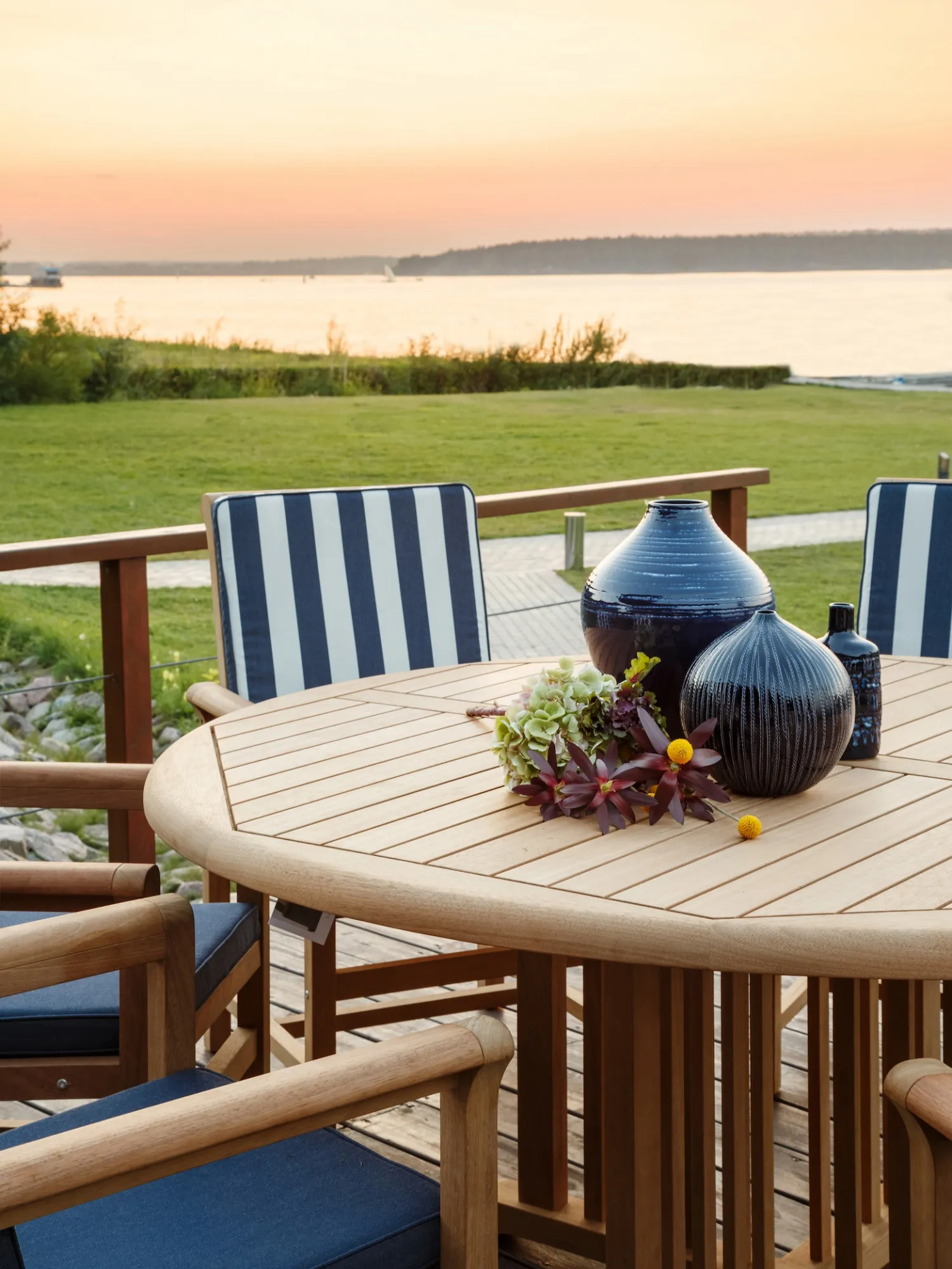 картинка Стол обеденный БРИЗ (A)