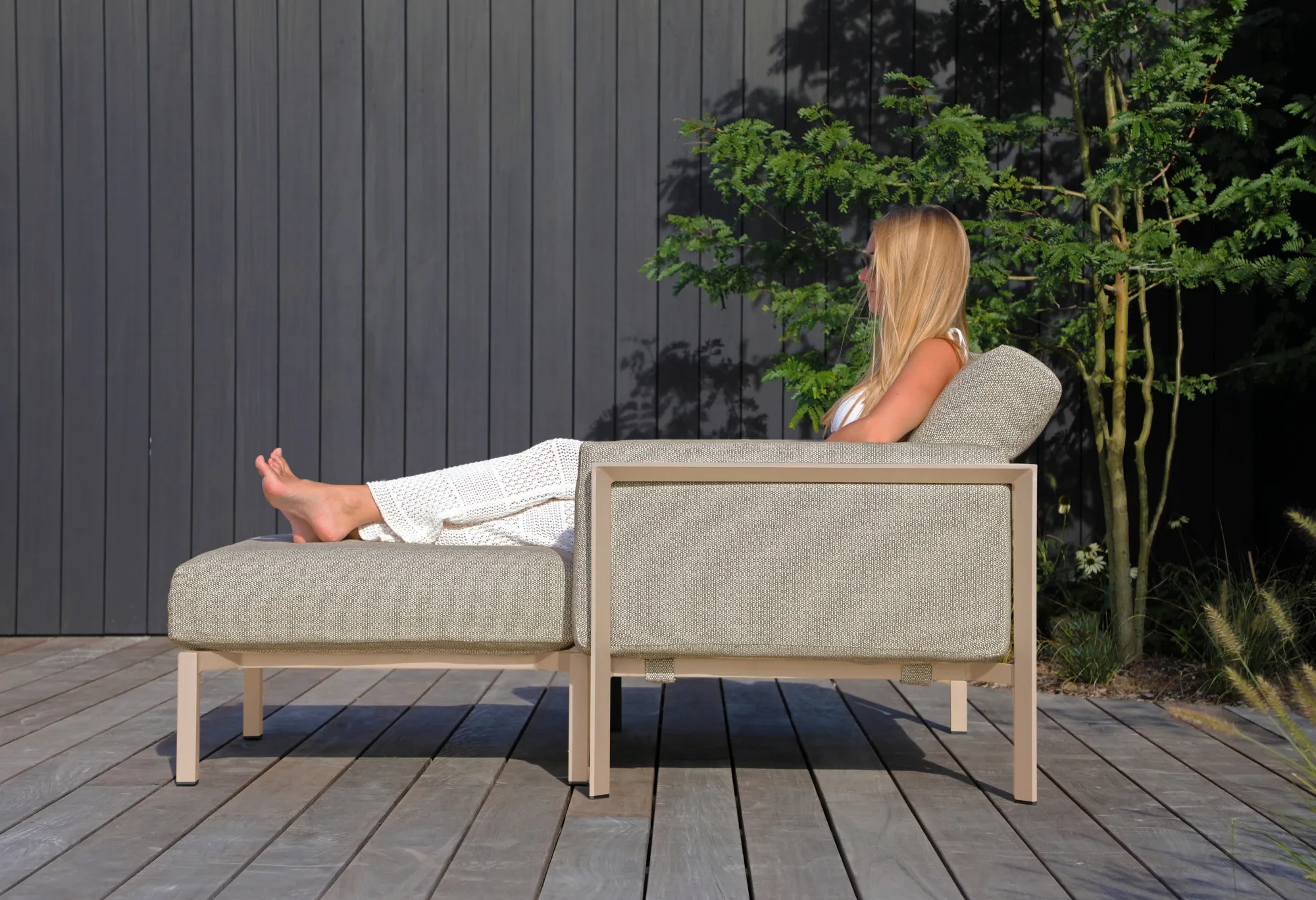 картинка Кресло бежевый/коричневый, алюминий Стокгольм №1