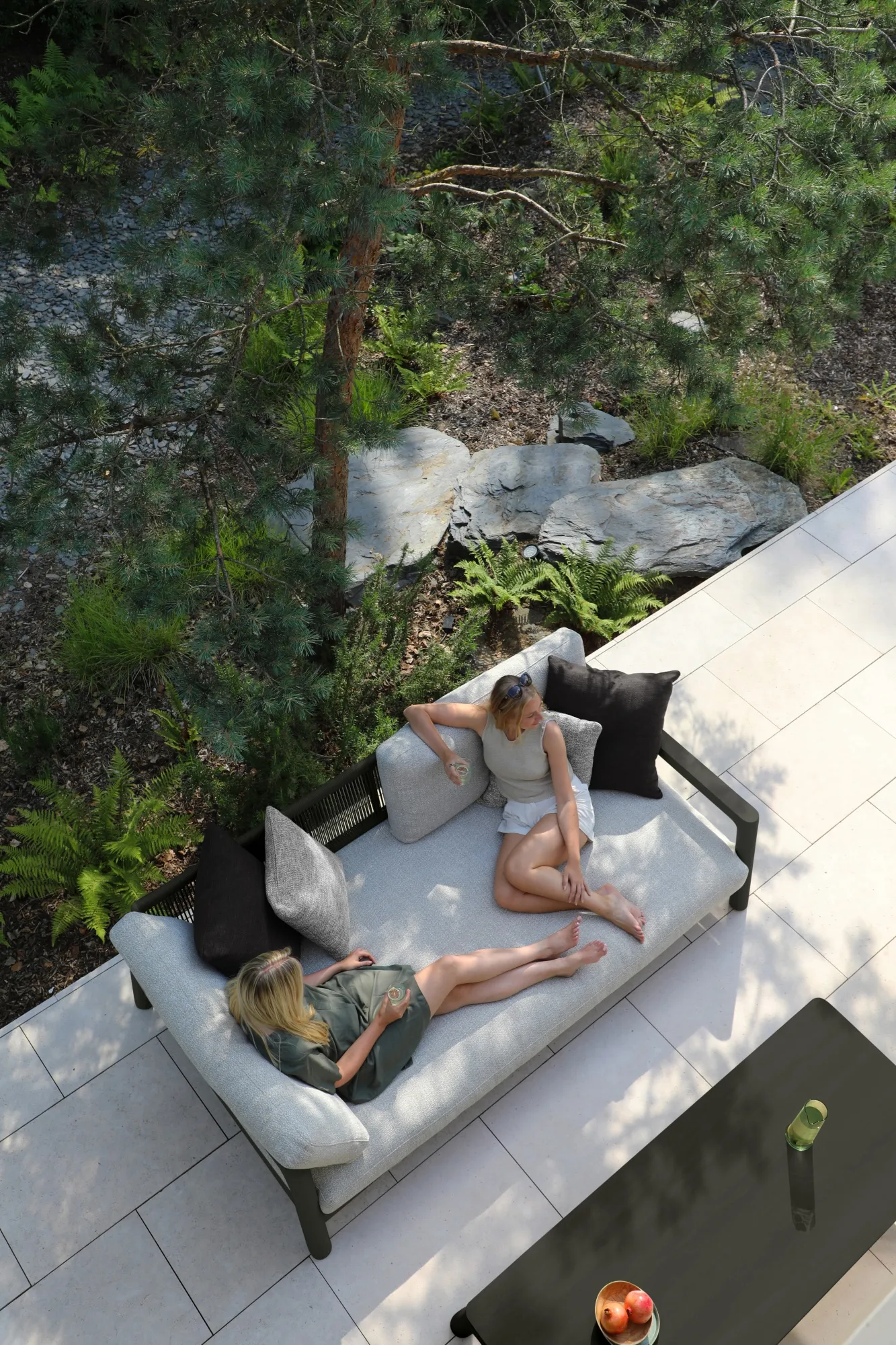 картинка Комплект лаунж мебели антрацит/серый, алюминий/стеклокерамика Коста №2